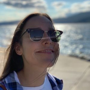 Meet your Posher, Ashley